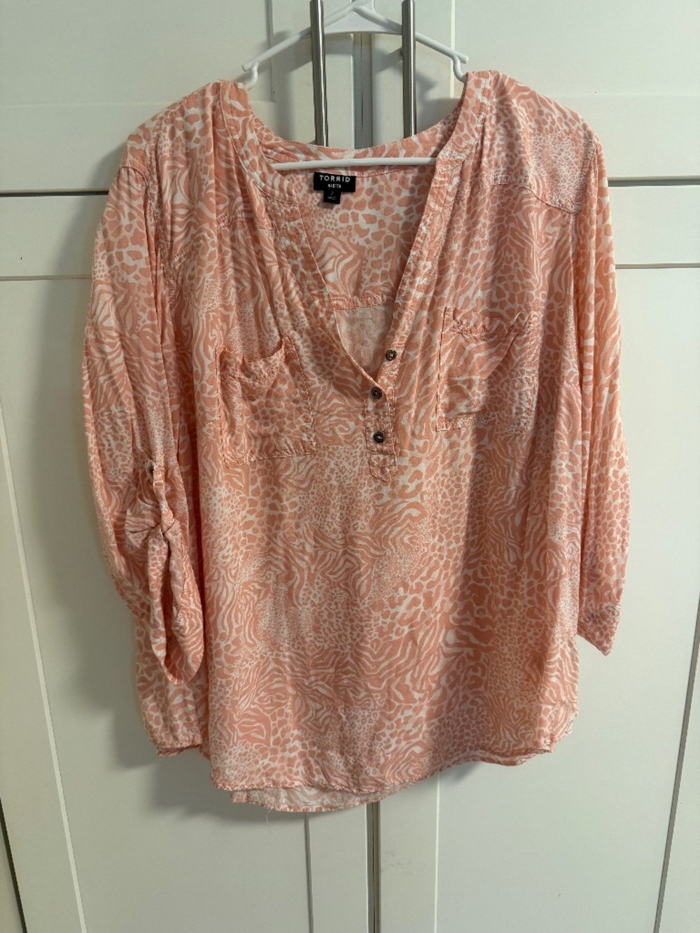 Torrid Harper Size 2 Peach Animal Print Pullover Blouse 3/4 Sleeve